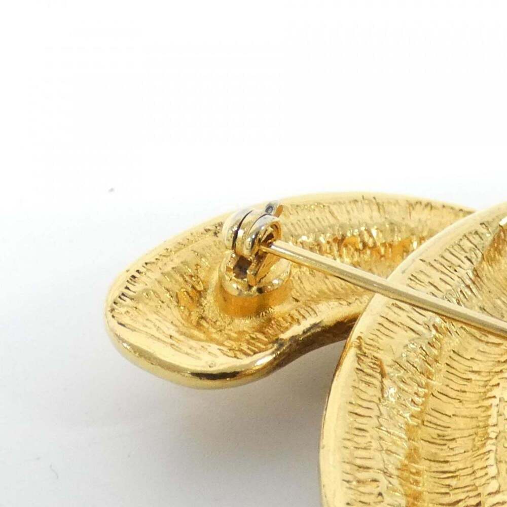 CHANEL Gold Brooch - Picture 8 of 8
